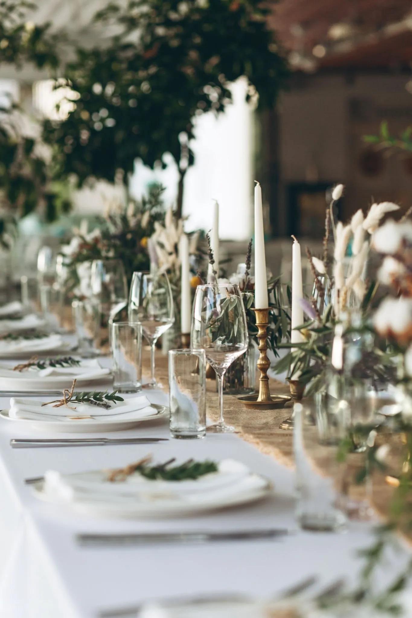 Table baptême dressée élégante traiteur événementiel